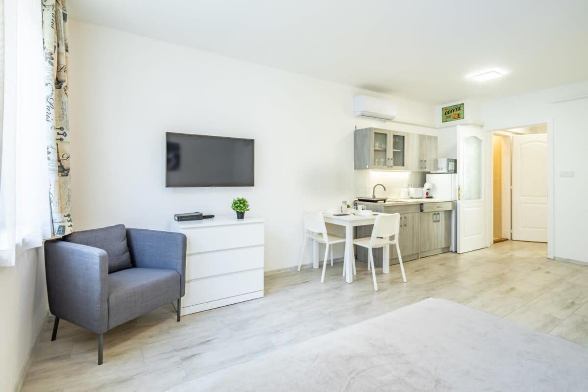 Convenient 2-Room Central Apartment Budapeste Exterior foto