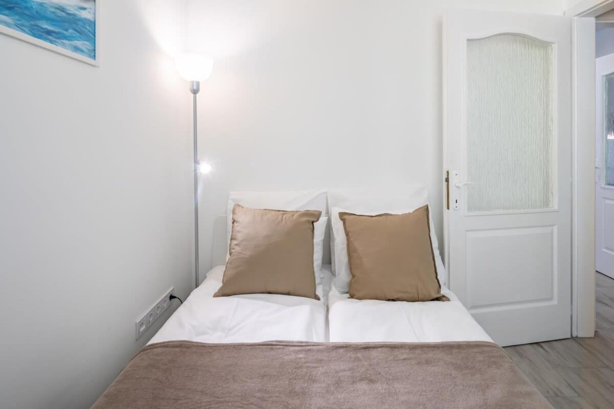 Convenient 2-Room Central Apartment Budapeste Exterior foto